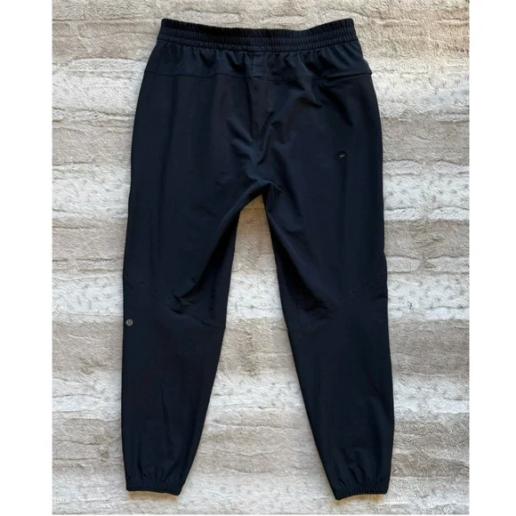Lululemon License to Train Jogger in True Navy Size L - Picture 6 of 15
